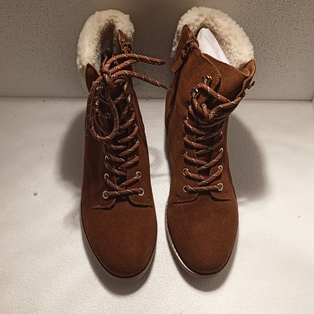 Violet & Red Samara Hiker Suede Booties size 8, tan.